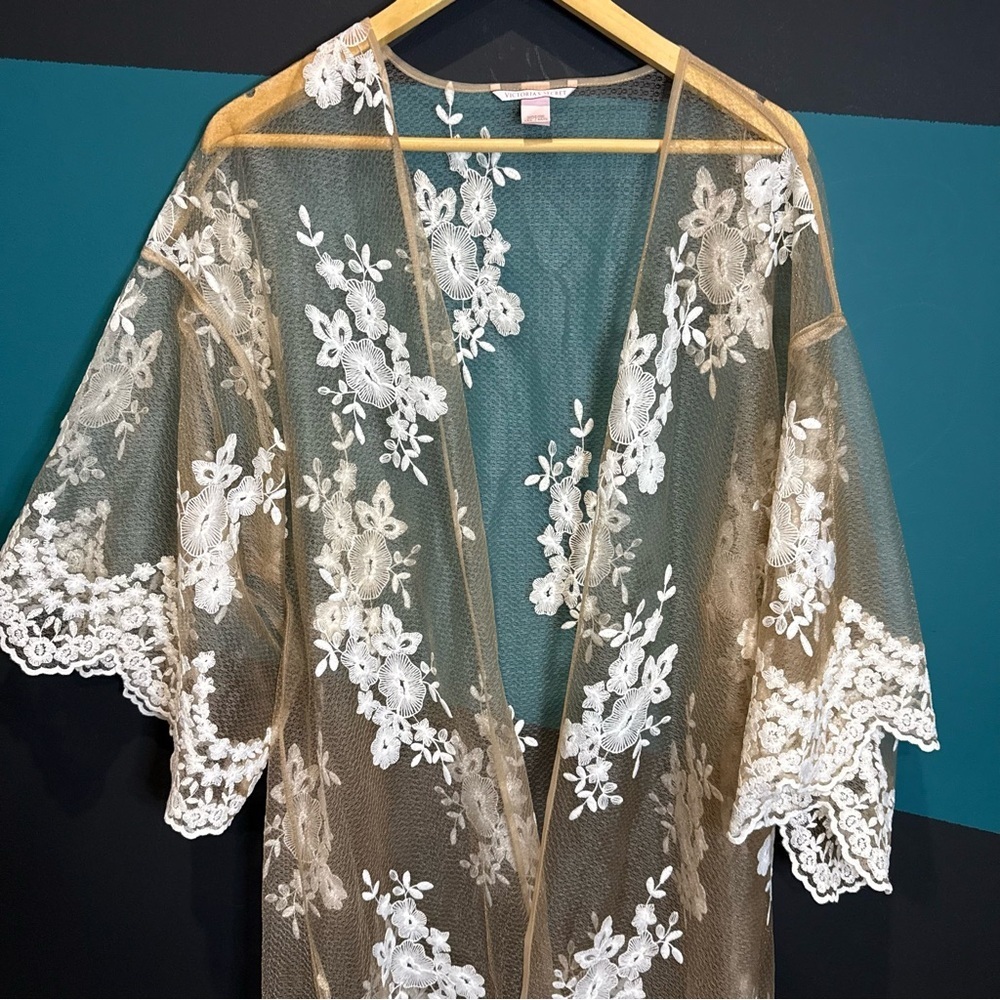 Victoria's Secret Floral Lace Bridal Robe Cream Elegant Romantic size M L - Picture 4 of 15